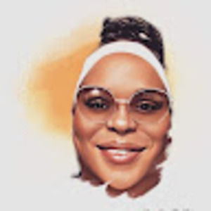 Meet your Posher, Adrienne